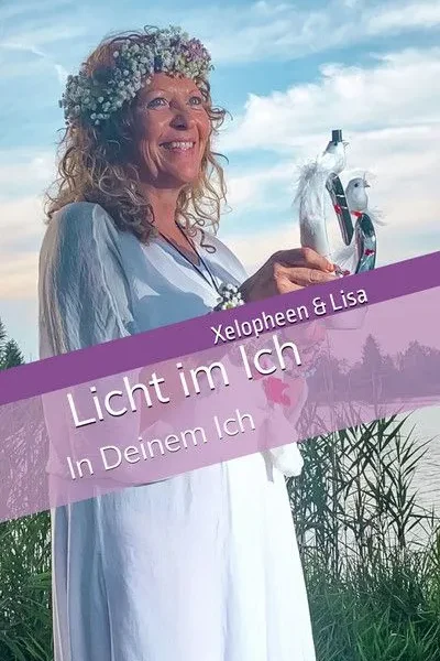 Licht im Ich Frau mit Blumenkranz in der Natur, hält Federn, lächelt freundlich. Buchcover